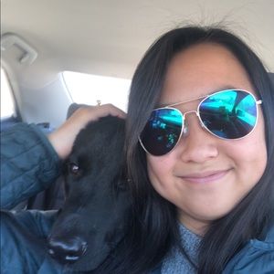 Meet your Posher, Laura